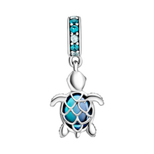 Cargar imagen en el visor de la galería, Charm Colgante Tortuga Marina - Charm Universo