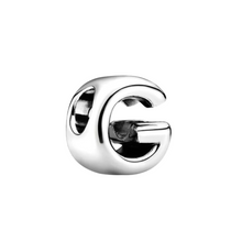 Cargar imagen en el visor de la galería, Charm Letra "G" - Charm Universo