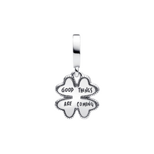 Cargar imagen en el visor de la galería, Charm Pandora Colgante Trébol con Diamante de Laboratorio – 0.009 ct, Plata de Ley 925 y Oro de 14k