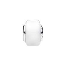 Cargar imagen en el visor de la galería, Mini Charm Pandora Cristal de Murano Blanco – Plata de Ley 925