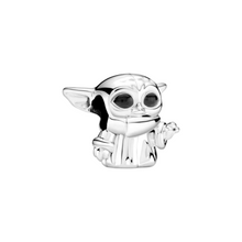 Load image into Gallery viewer, Charm Baby Yoda Star Wars - Charm Universo