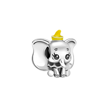 Cargar imagen en el visor de la galería, Charm Dumbo de Disney - Charm Universo