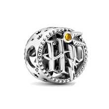 Load image into Gallery viewer, Charm Logo de Harry Potter  - Charm Universo