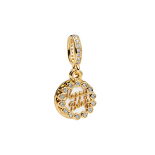 Cargar imagen en el visor de la galería, Charm Pandora Colgante Tarta de Cumpleaños Feliz en Color Oro