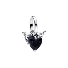 Cargar imagen en el visor de la galería, Mini Charm Pandora ME Corazón Alado – Plata de Ley 925, Diseño Ligero y Elegante