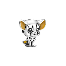 Load image into Gallery viewer, Charm Simba de Disney - Charm Universo