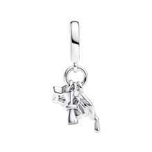 Cargar imagen en el visor de la galería, Charm Pandora Colgante Triple Graduación 2024 – Plata de Primera Ley